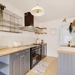 Spacious Parisian Apartment - 2Br 4P - Republique