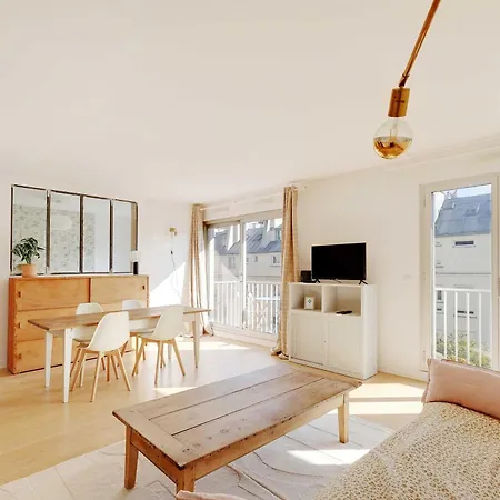 Spacious Parisian - 2br 4p - Republique Parigi