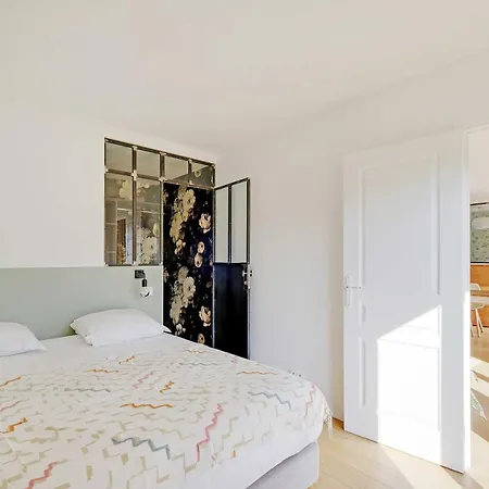Spacious Parisian - 2br 4p - Republique Parigi