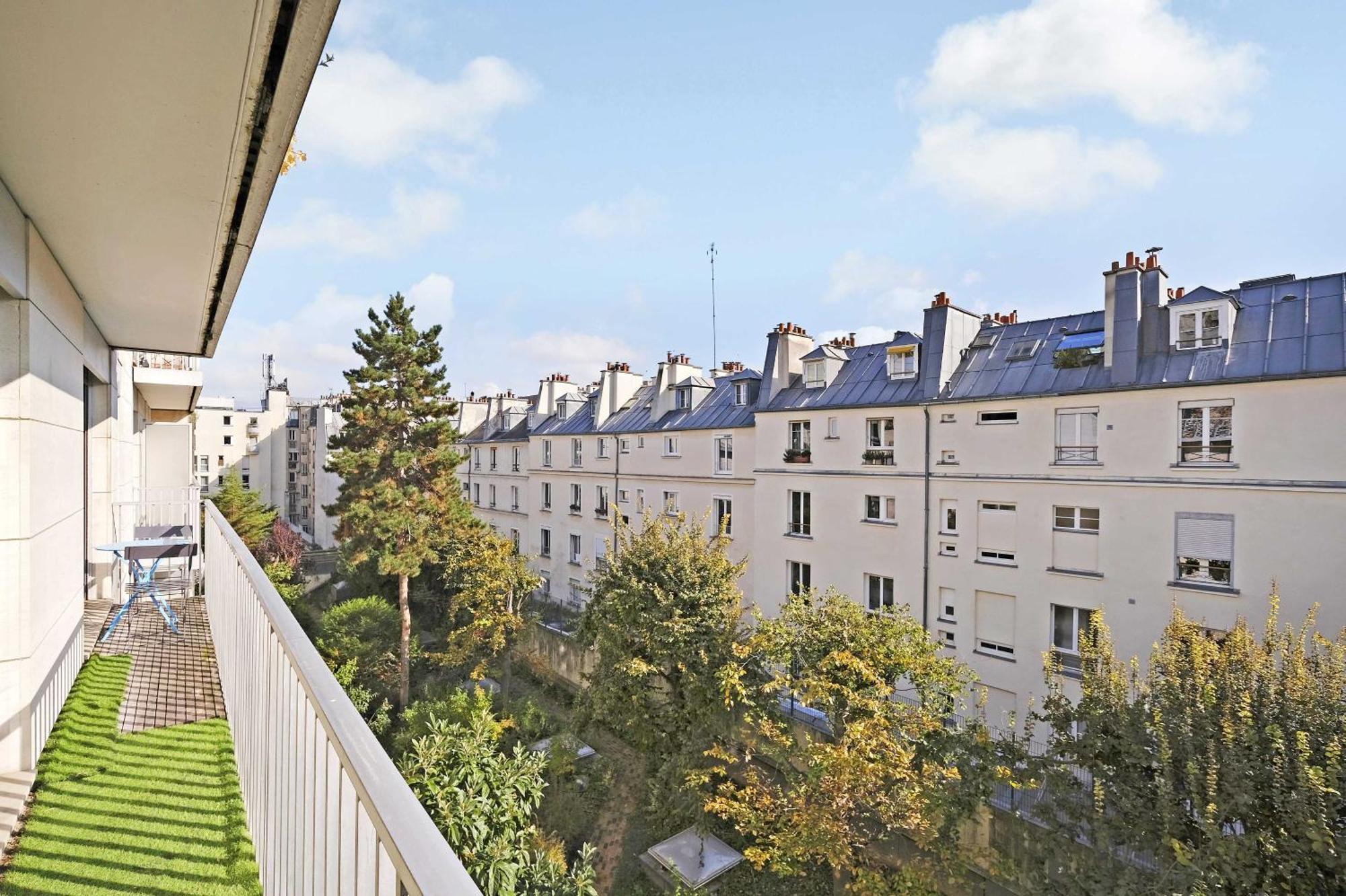 Spacious Parisian - 2br 4p - Republique Parigi